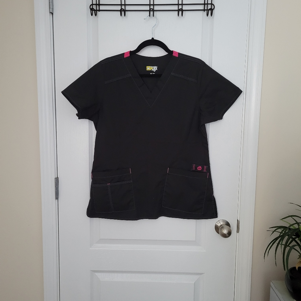 NWOT Medium Black Wonderwink Scrub Top